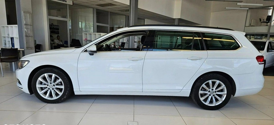 Volkswagen Passat cena 55900 przebieg: 157350, rok produkcji 2016 z Brok małe 631